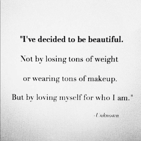 Meet your Posher, Carol! Make an offer!! - Picture 4 of 8